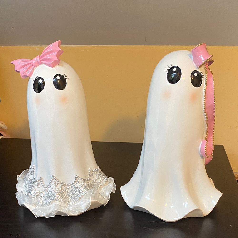 Blushing Bows Ghost Figurines Bundle NWT
